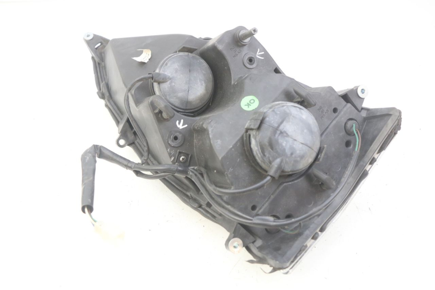 photo de FRONT HEADLIGHT HONDA FES PANTHEON 125 (2003 - 2007) - Zoom on usage condition