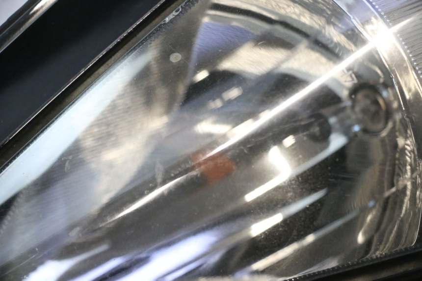 photo de FRONT HEADLIGHT HONDA FES PANTHEON 125 (2003 - 2007) - Markings and original references