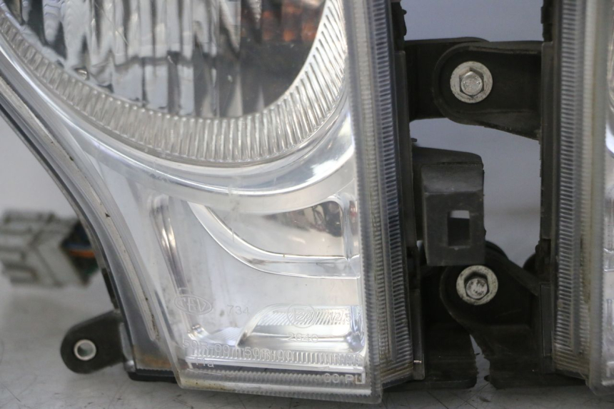 photo de FRONT HEADLIGHT HONDA FES S-WING SWING ABS 125 (2007 - 2015) - Detailed visual inspection