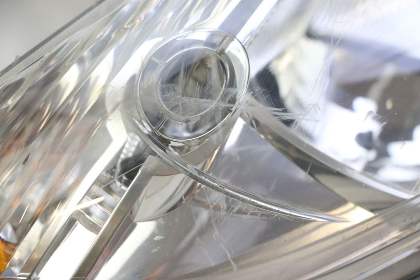 photo de FRONT HEADLIGHT HONDA FES S-WING SWING ABS 125 (2007 - 2015) - Markings and original references