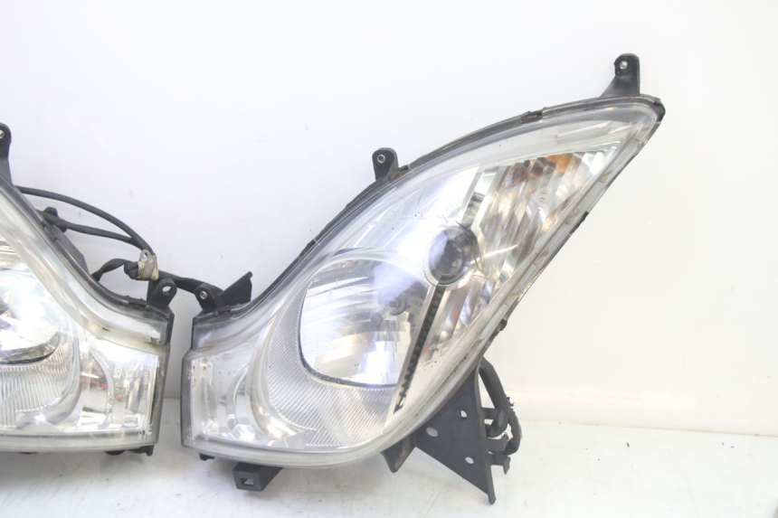 photo de FRONT HEADLIGHT HONDA FES S-WING SWING ABS 125 (2007 - 2015) - Alternative perspective