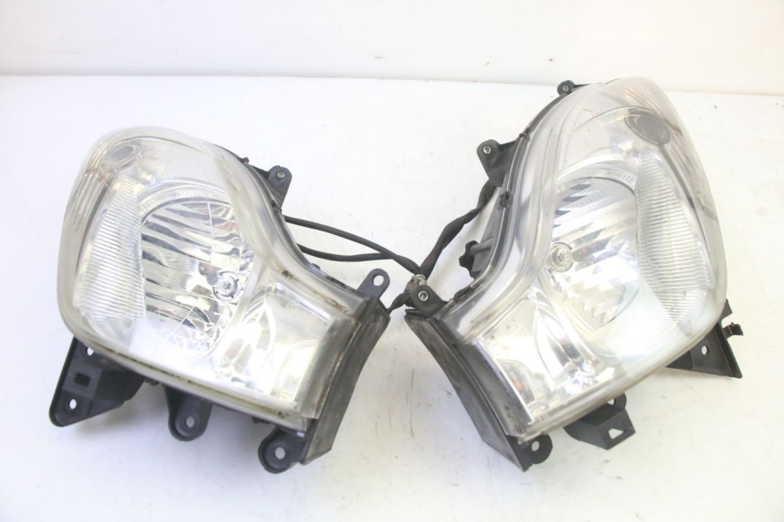 photo de FRONT HEADLIGHT HONDA FES S-WING SWING ABS 125 (2007 - 2015) - Technical close-up
