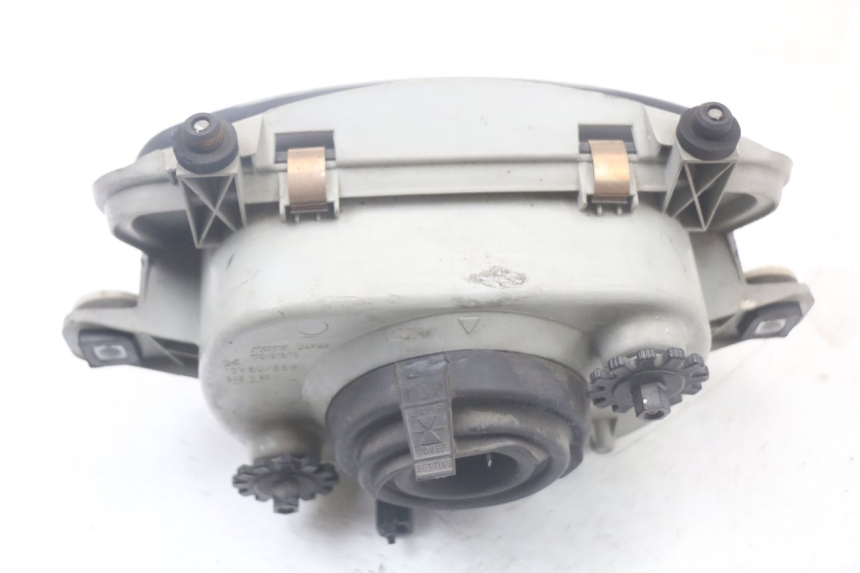 photo de FRONT HEADLIGHT YAMAHA FJ 3CX 1200 (1986 - 1996) - Alternative perspective