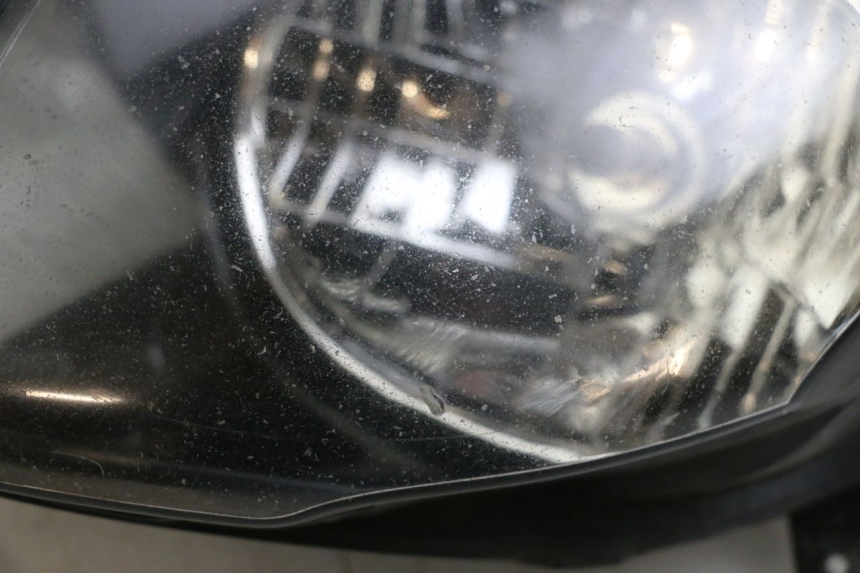 photo de FRONT HEADLIGHT YAMAHA FJR ABS 1300 (2006 - 2012) - Surface and material condition