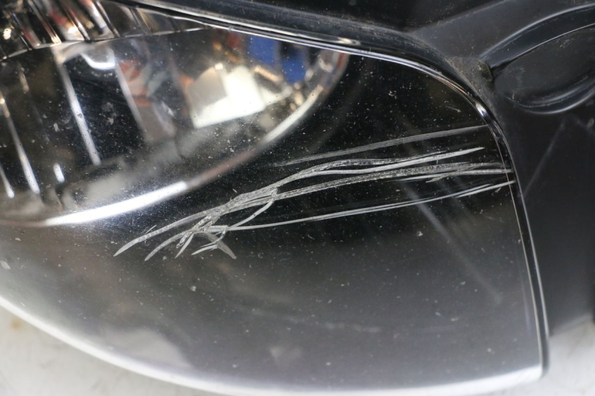 photo de FRONT HEADLIGHT YAMAHA FJR ABS 1300 (2006 - 2012) - Surface and material condition