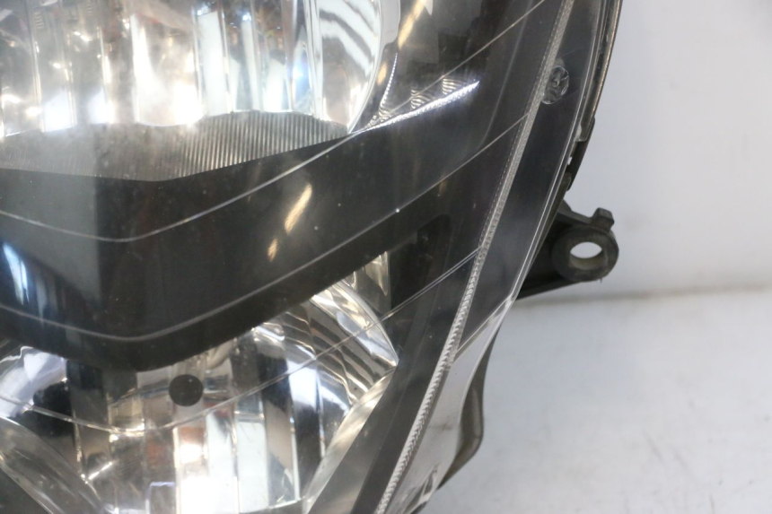 photo de HEADLIGHT HONDA FJS SILVER WING SILVERWING 400 (2005 - 2008) - Surface and material condition