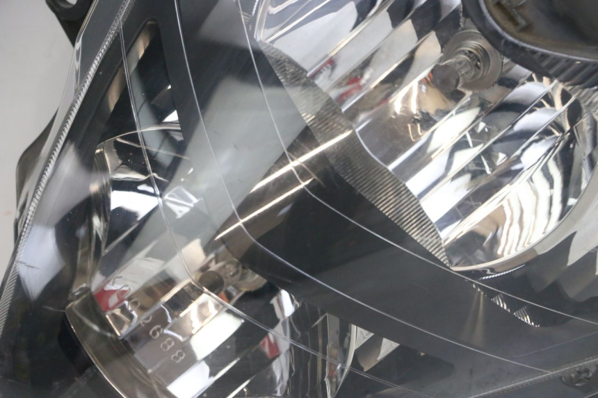 photo de HEADLIGHT HONDA FJS SILVERWING SILVER WING 600 (2001 - 2010) - High-resolution close-up