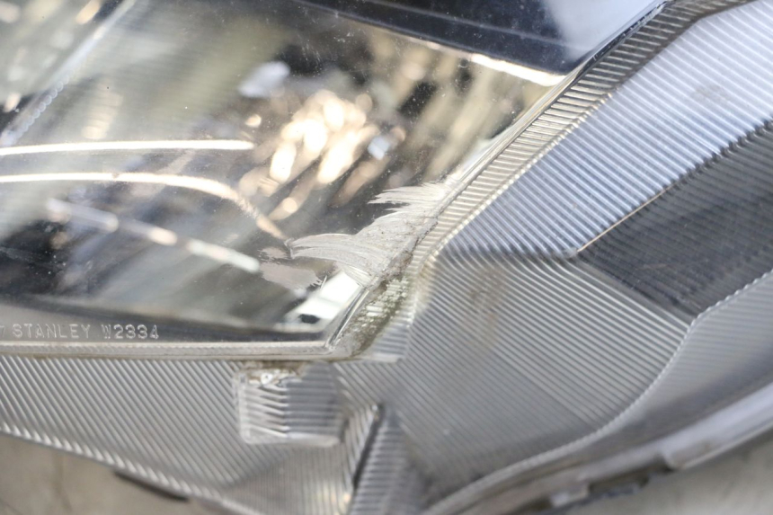photo de HEADLIGHT HONDA FORZA 125 (2015 - 2016) - High-resolution close-up