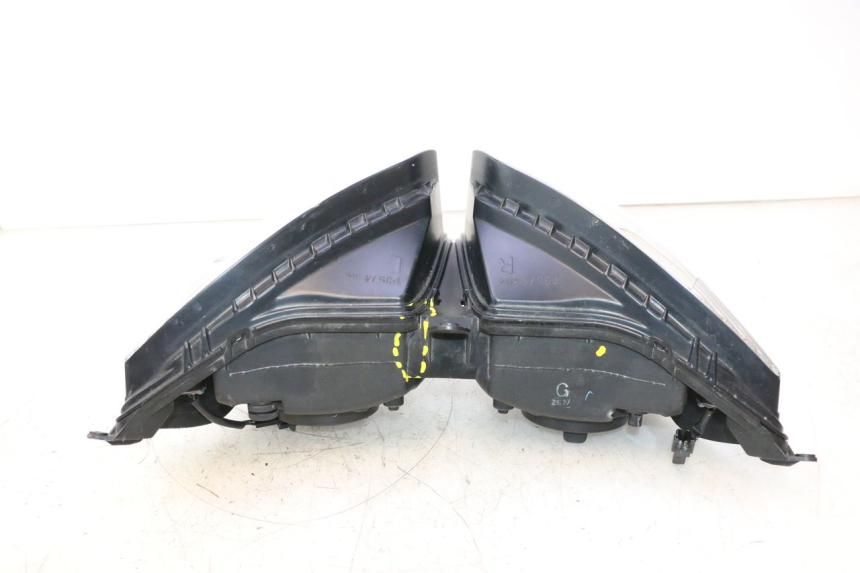 photo de HEADLIGHT YAMAHA FZ8 800 (2010 - 2016) - Used quality zoom
