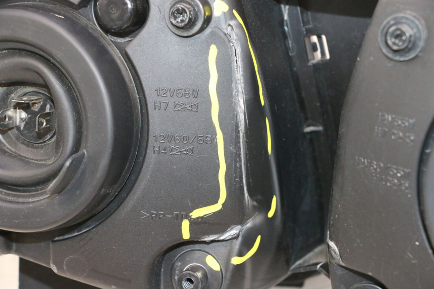 photo de HEADLIGHT YAMAHA FZ8 800 (2010 - 2016) - Spare part profile view