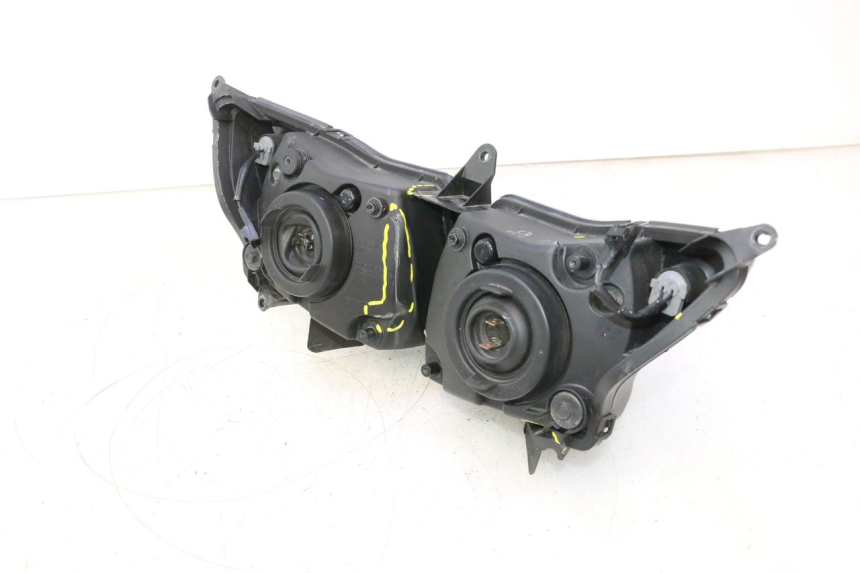photo de HEADLIGHT YAMAHA FZ8 800 (2010 - 2016) - Component detail