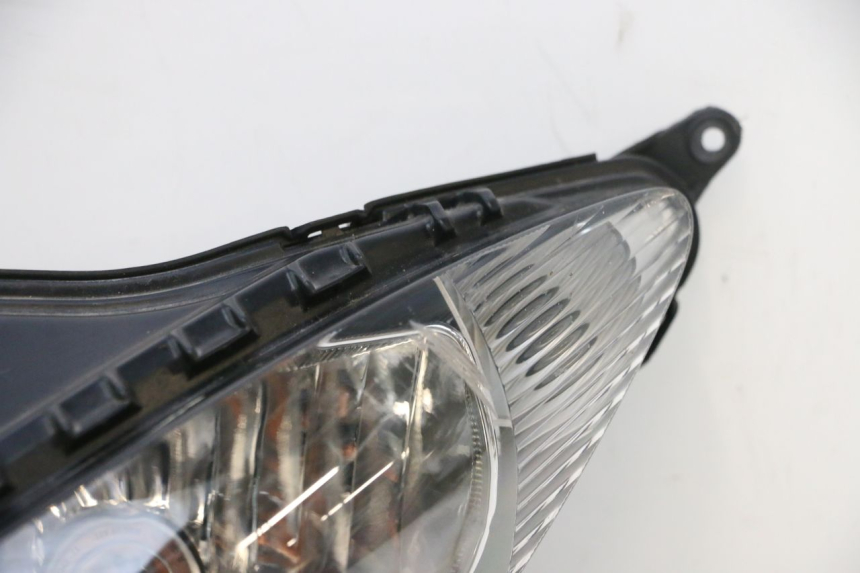 photo de HEADLIGHT YAMAHA FZ8 800 (2010 - 2016) - Technical close-up