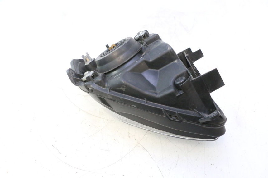 photo de LEFT HEADLIGHT SUZUKI BURGMAN EXECUTIVE ABS 650 (2006 - 2012) - Markings and original references