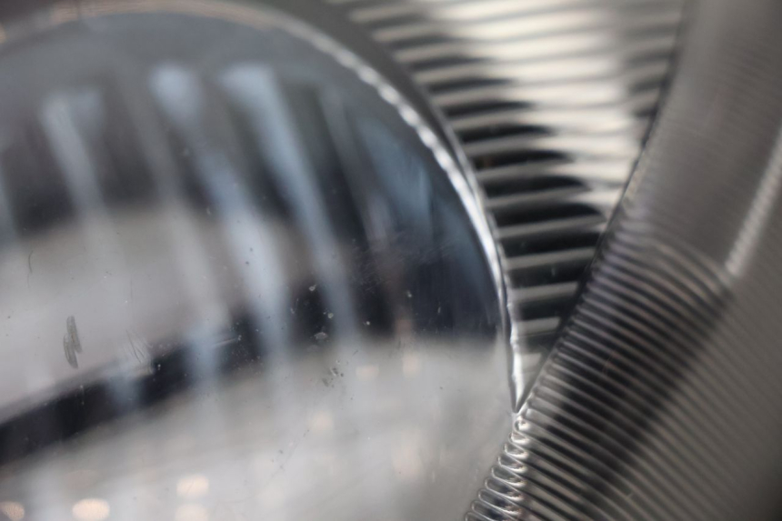photo de LEFT HEADLIGHT SUZUKI BURGMAN EXECUTIVE ABS 650 (2006 - 2012) - Alternative perspective