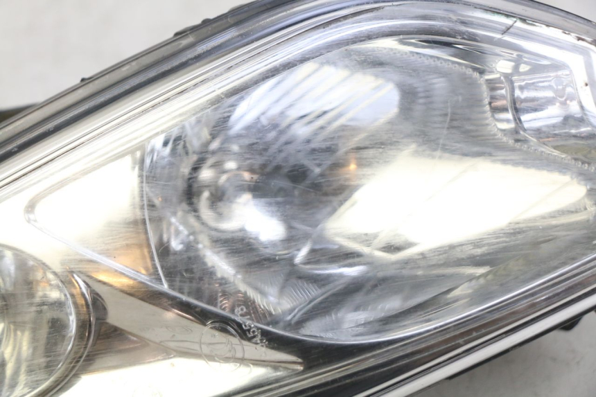 photo de LEFT FRONT HEADLIGHT PEUGEOT CITYSTAR 2T 50 (2018 - 2021) - Zoom on usage condition