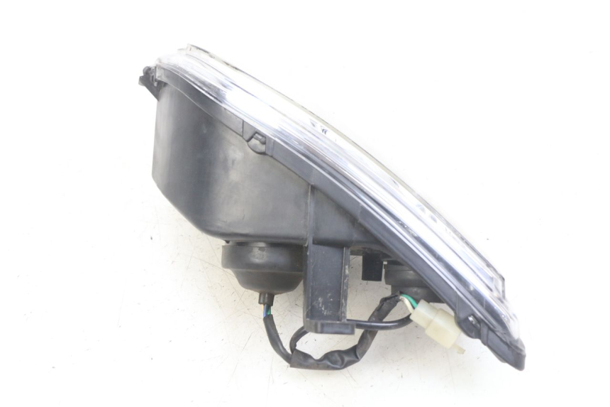 photo de LEFT FRONT HEADLIGHT PEUGEOT CITYSTAR 2T 50 (2018 - 2021) - Surface and material condition