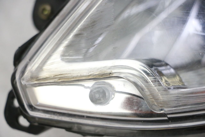 photo de LEFT FRONT HEADLIGHT PEUGEOT CITYSTAR 50 (2013 - 2017) - Focus on structure
