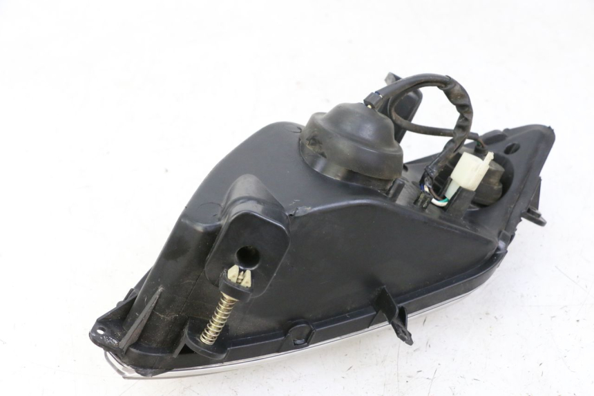 photo de LEFT FRONT HEADLIGHT PEUGEOT CITYSTAR 50 (2013 - 2017) - Surface and material condition