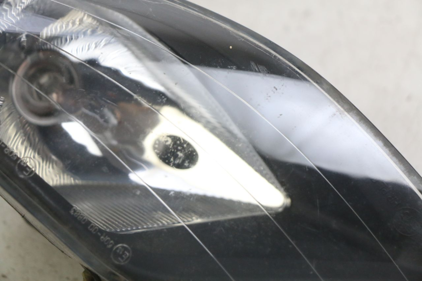 photo de LEFT FRONT HEADLIGHT GILERA NEXUS 125 (2007 - 2009) - Zoom on usage condition