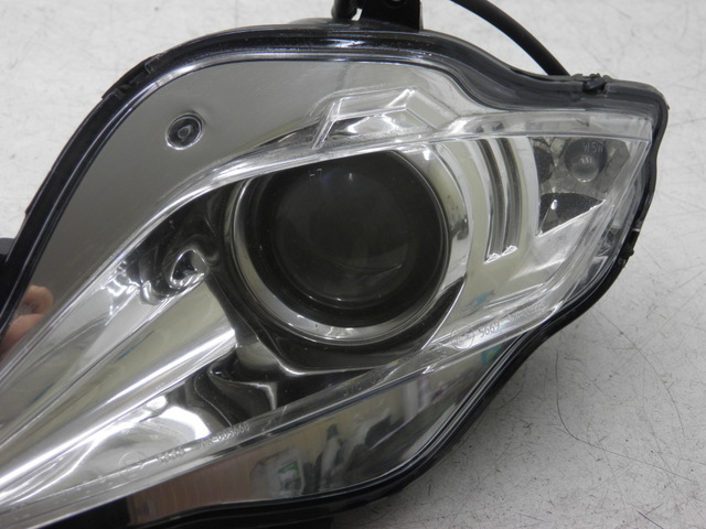 photo de LEFT HEADLIGHT PEUGEOT GEOPOLIS 250 (2006 - 2008) - Technical close-up