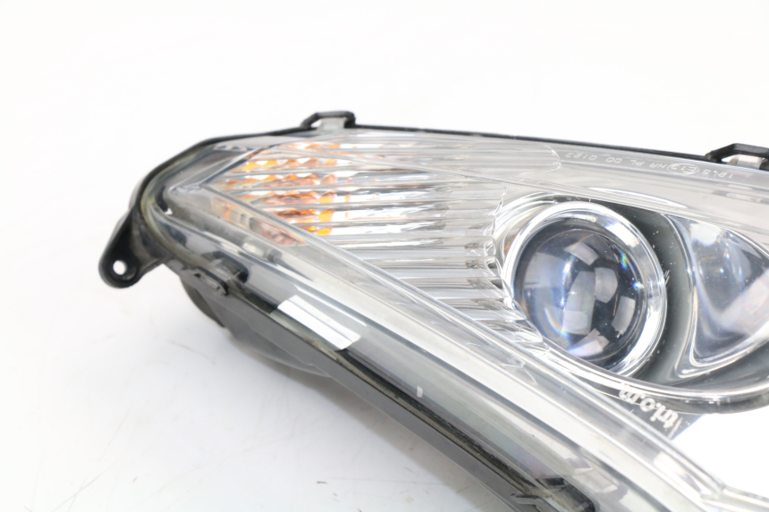 photo de LEFT HEADLIGHT PEUGEOT SATELIS COMPRESSOR K15 125 (2006 - 2009) - Zoom on usage condition