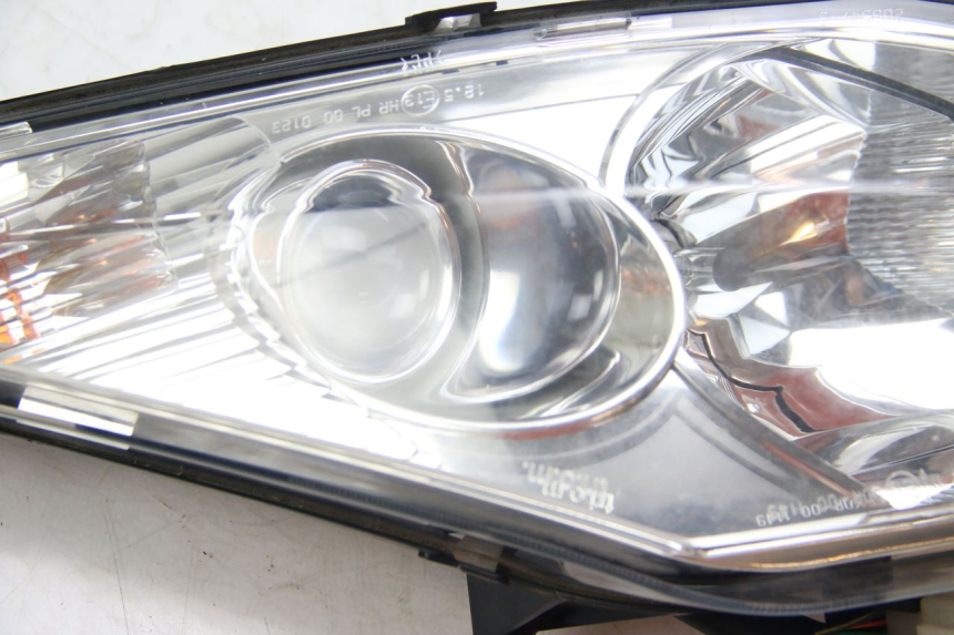 photo de LEFT FRONT HEADLIGHT PEUGEOT SATELIS 125 (2006 - 2009) - Alternative perspective