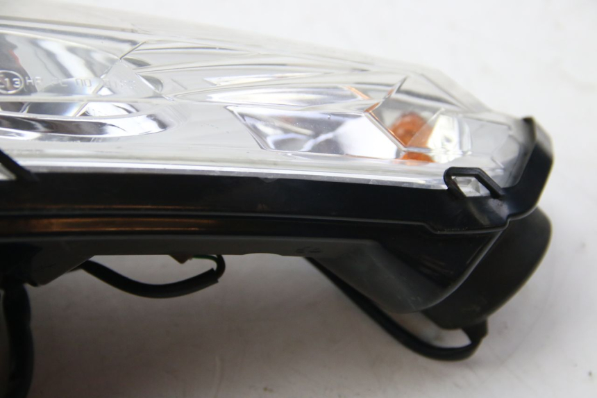 photo de LEFT FRONT HEADLIGHT PEUGEOT SATELIS 125 (2006 - 2009) - Fixing points details