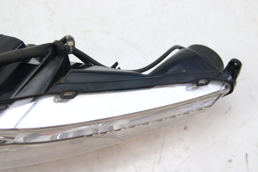 photo de LEFT FRONT HEADLIGHT PEUGEOT SATELIS 125 (2006 - 2009) - Markings and original references