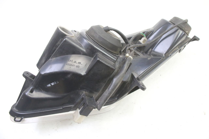 photo de LEFT HEADLIGHT PEUGEOT SATELIS 250 (2006 - 2012) - Fixing points details