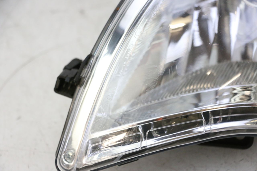 photo de LEFT HEADLIGHT PEUGEOT SATELIS 125 (2013 - 2018) - Additional view of the item