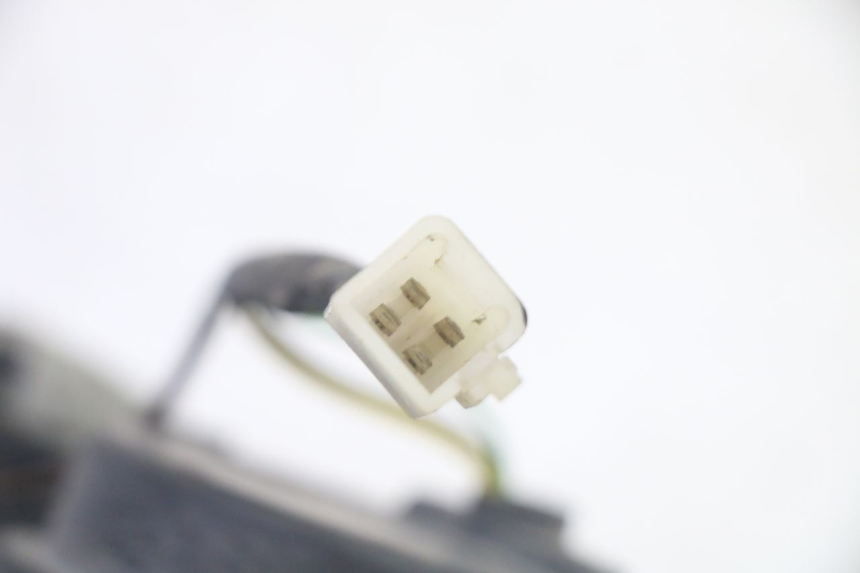 photo de LEFT HEADLIGHT YAMAHA TZR 50 (2008 - 2016) - Fixing points details