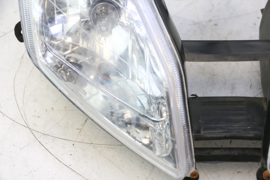 photo de HEADLIGHT VASTRO GP 2T 50 (2013 - 2017) - Additional view of the item