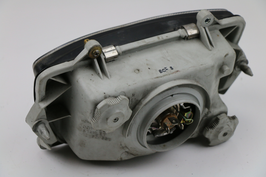 photo de HEADLIGHT HONDA CBR F 600 (1996 - 1998) - Zoom on usage condition