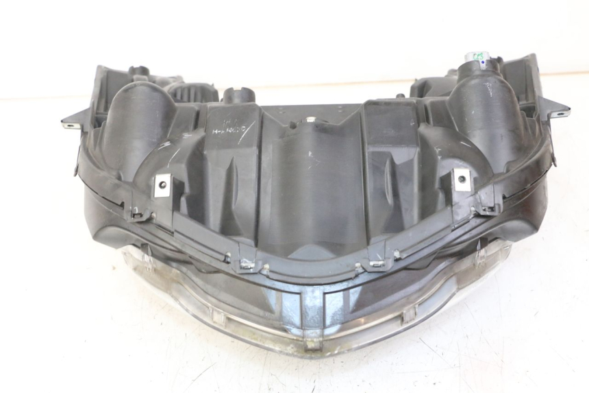 photo de HEADLIGHT HONDA FORZA 125 (2021 - 2025) - Zoom on usage condition