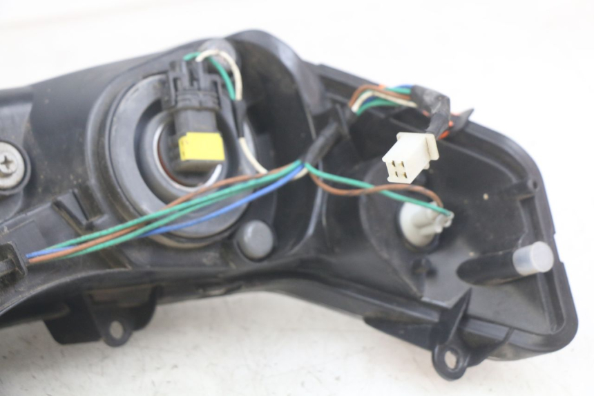 photo de FRONT HEADLIGHT SYM JET SPORT XR 50 (2006 - 2015) - Surface and material condition