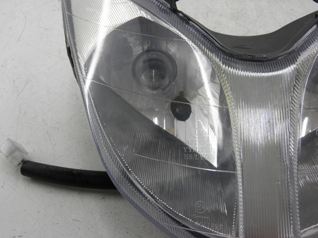 photo de HEADLIGHT JM MOTOR S-MAX 125 (2010 - 2014) - Surface and material condition