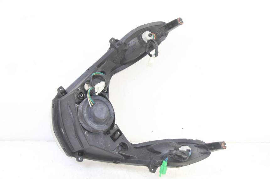 photo de HEADLIGHT PEUGEOT KISBEE 2T 50 (2018 - 2022) - Surface and material condition