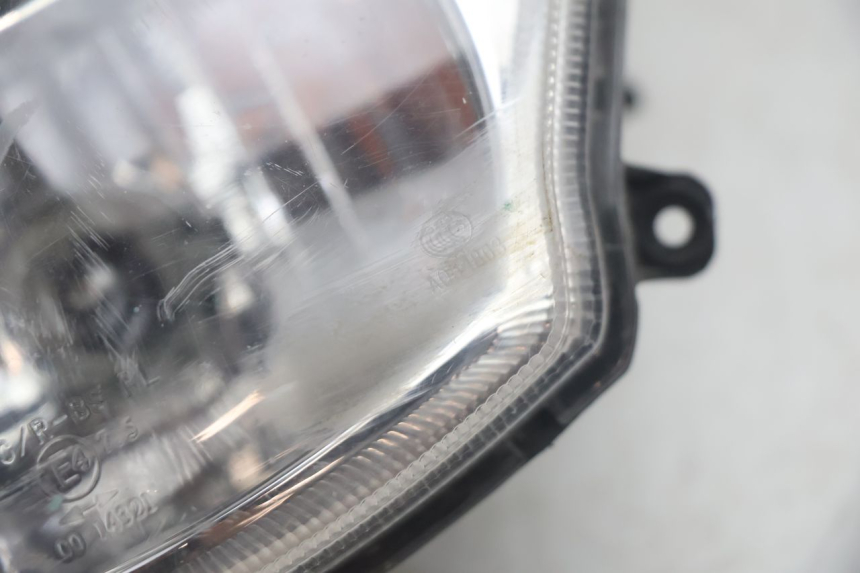 photo de FRONT HEADLIGHT PEUGEOT KISBEE 2T 50 (2010 - 2017) - Alternative perspective