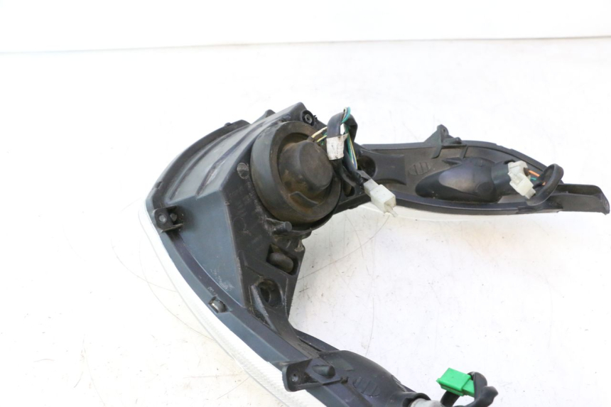 photo de FRONT HEADLIGHT PEUGEOT KISBEE 2T 50 (2010 - 2017) - Distinctive features