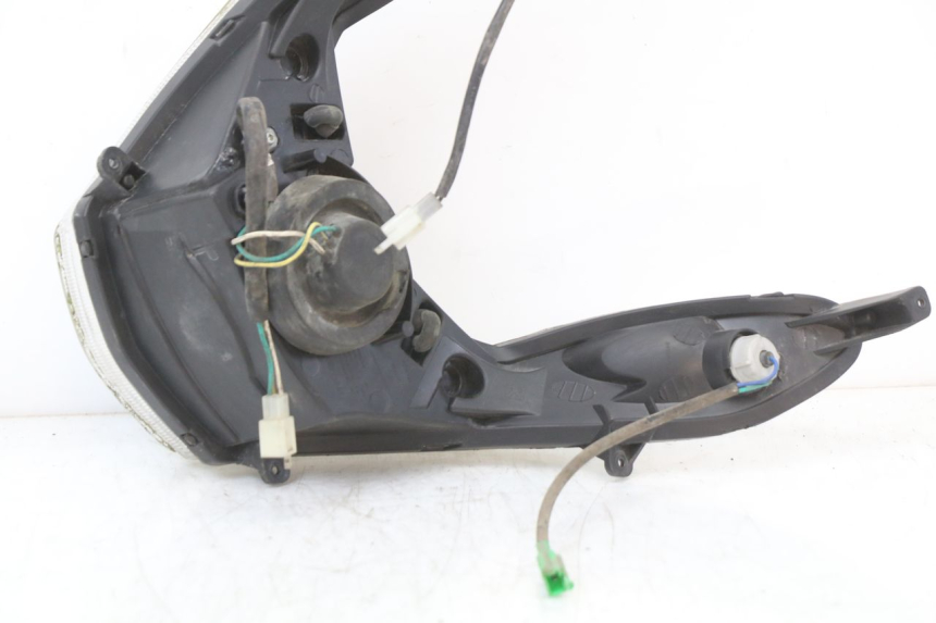 photo de FRONT HEADLIGHT PEUGEOT KISBEE 4T 50 (2010 - 2017) - Zoom on usage condition