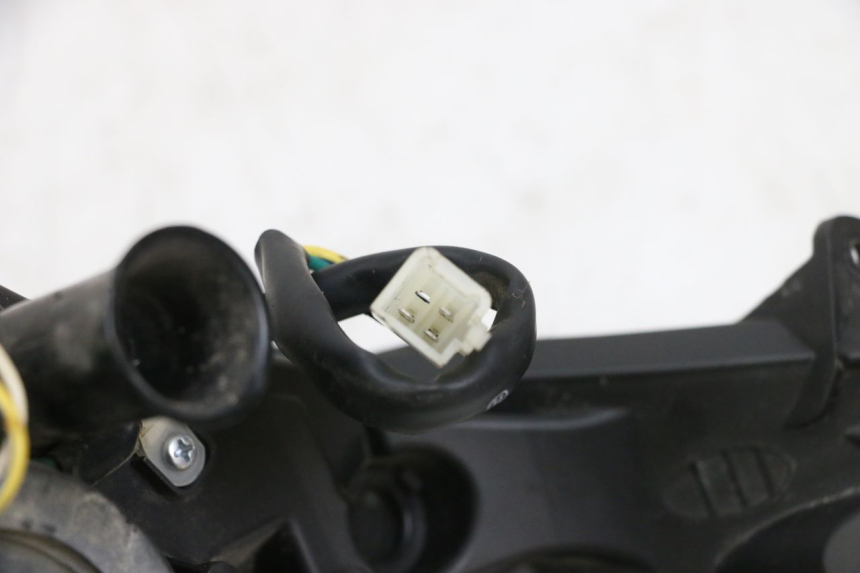 photo de FRONT HEADLIGHT PEUGEOT KISBEE 4T 50 (2010 - 2017) - Component detail