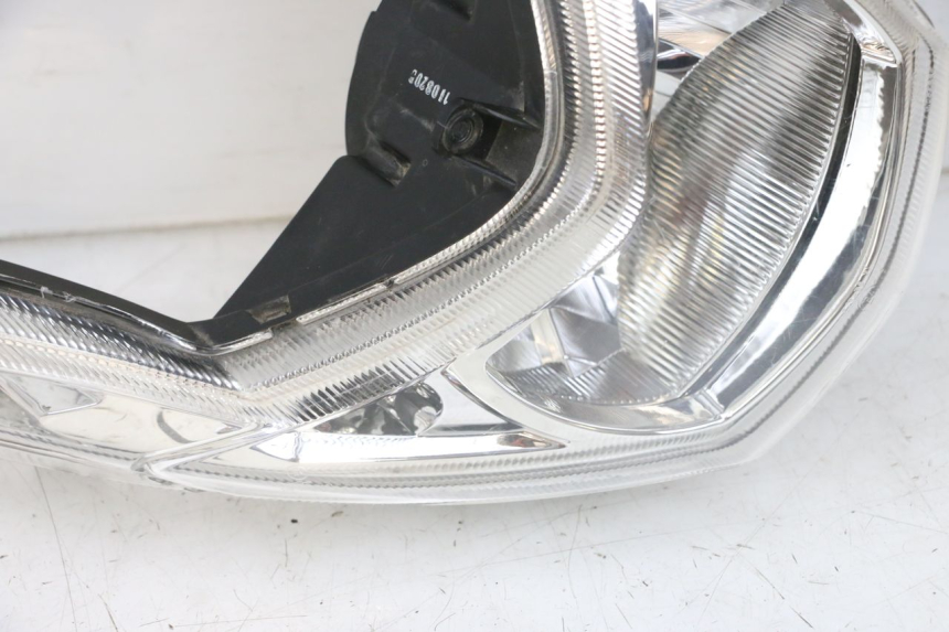 photo de FRONT HEADLIGHT PEUGEOT KISBEE 4T 50 (2010 - 2017) - Alternative angle