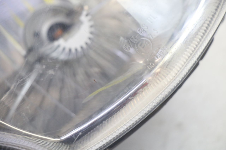 photo de FRONT HEADLIGHT PEUGEOT KISBEE 4T 50 (2018 - 2022) - Zoom on usage condition