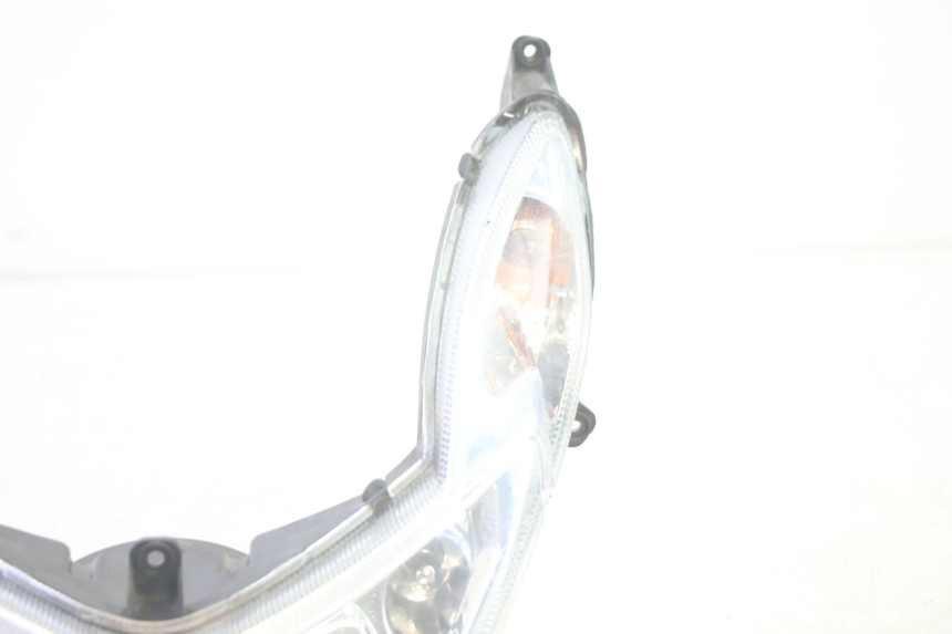photo de FRONT HEADLIGHT PEUGEOT KISBEE 4T 50 (2018 - 2022) - Surface and material condition