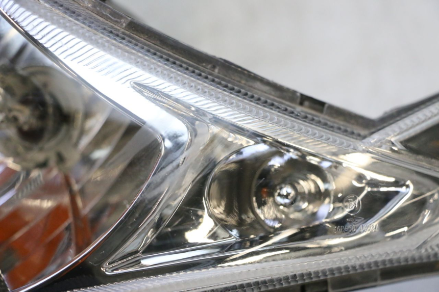 photo de FRONT HEADLIGHT PEUGEOT KISBEE 4T 50 (2018 - 2022) - Additional view of the item