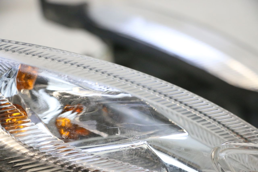 photo de FRONT HEADLIGHT PEUGEOT KISBEE 4T 50 (2018 - 2022) - Fixing points details
