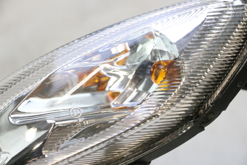photo de FRONT HEADLIGHT PEUGEOT KISBEE 4T 50 (2018 - 2022) - Markings and original references