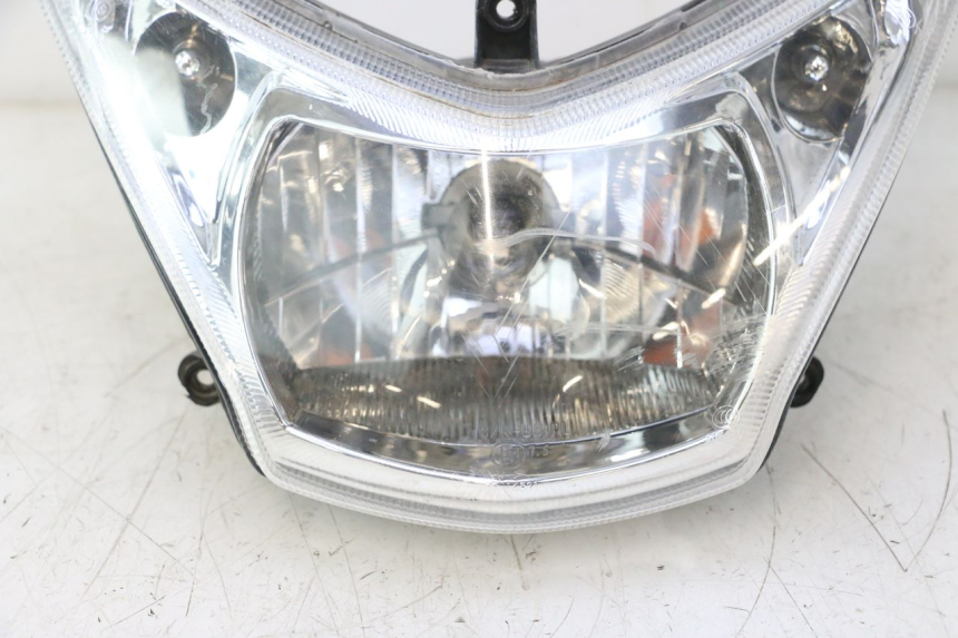 photo de FRONT HEADLIGHT PEUGEOT KISBEE 4T 50 (2010 - 2017) - Focus on structure