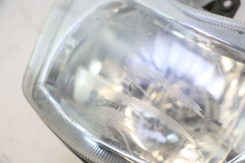 photo de FRONT HEADLIGHT PEUGEOT KISBEE 4T 50 (2018 - 2022) - High-resolution close-up
