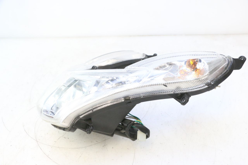 photo de HEADLIGHT PEUGEOT KISBEE 4T 50 (2023 - 2026) - Additional view of the item